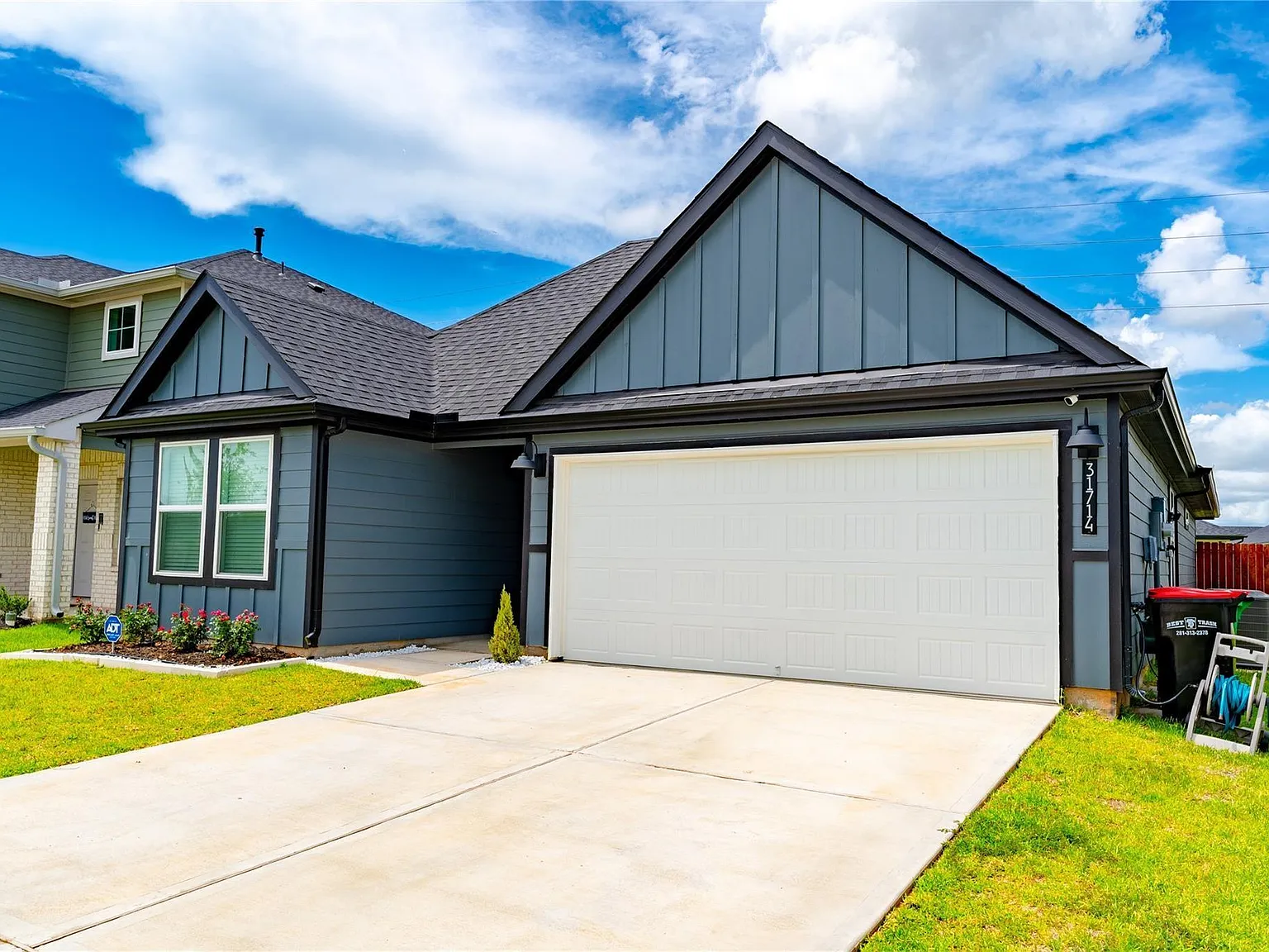 4 bed, 2.0 bath, 1697 sqft, $2,350 — Photo 4