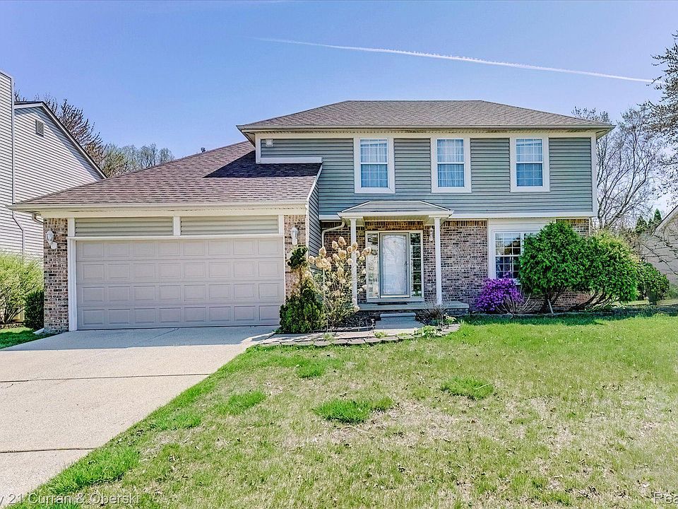 1st image of 43563 Lotus Dr