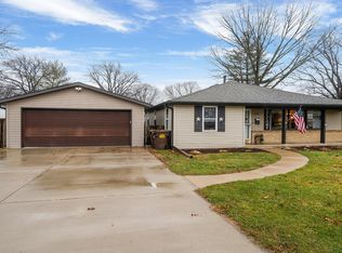 409 S 9th St, Oregon, IL 61061