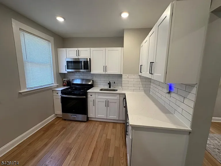 282 Weequahic Ave — Photo 5