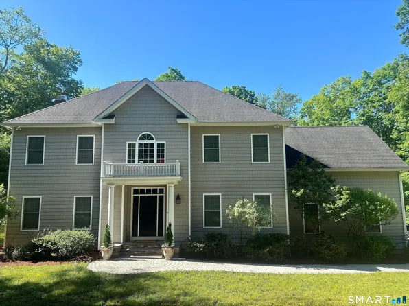 50 Brookhills Road, Branford, CT 06405