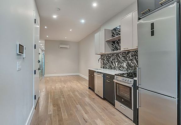 3rd image of 498 Putnam Ave APT 3R