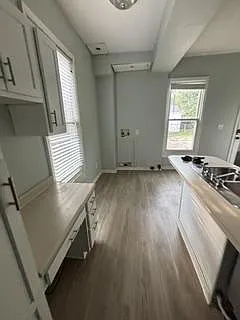 905 E Market St #3 — Photo 4
