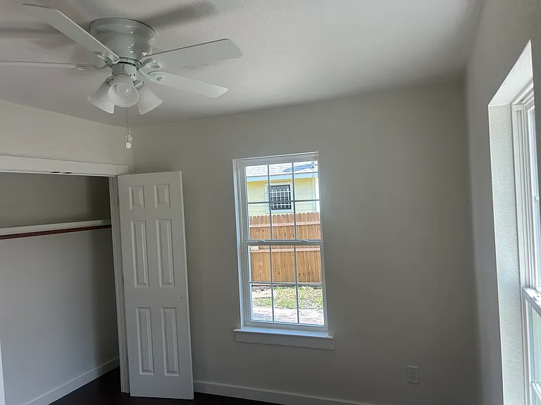 2315 Pearl Ave — Photo 3