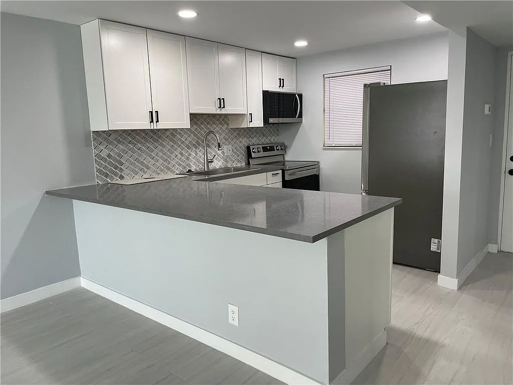 1 bed, 1.5 bath, 810 sqft, $1,850 — Photo 4