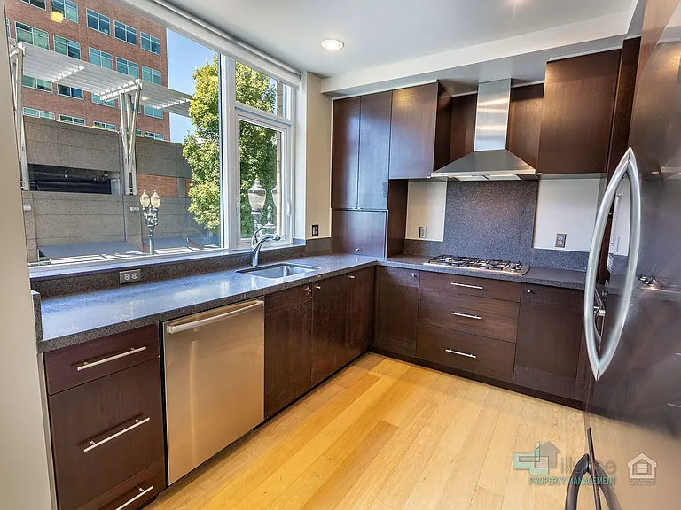1920 SW River Dr #202 — Photo 36