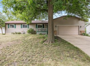 1260 W 14th Ave, Marion, IA 52302