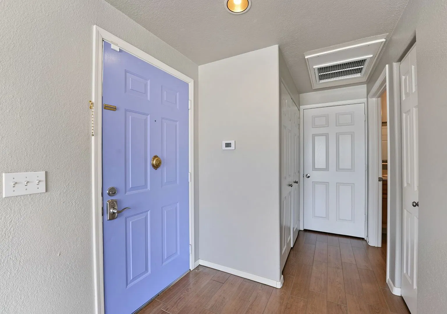 Beautiful 1-Bedroom Condo in Ahwatukee Washer & Dryer Included! — Photo 4