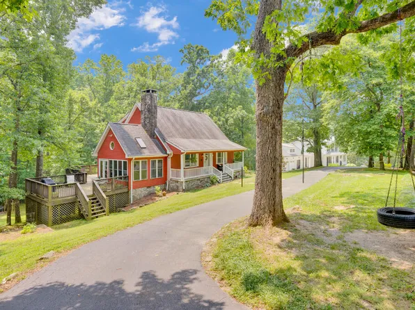 121 Golf Dr, Signal Mountain, TN 37377