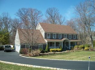 247 Glenwood Dr, North Haledon, NJ 07508