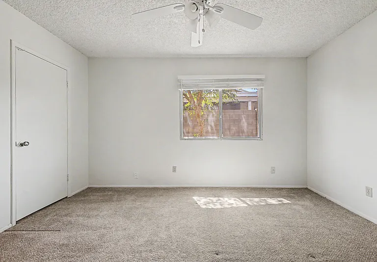 2822 E Willow Ave — Photo 28
