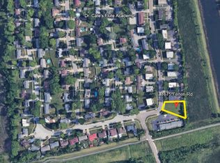 1675 Felten Rd, Aurora, IL 60505