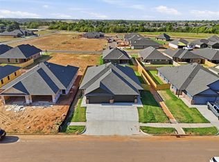 1713 Short Cove Dr, Yukon, OK 73099