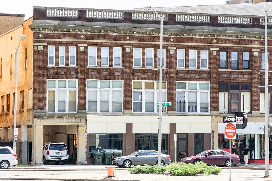 1st image of 60 Henry St #D