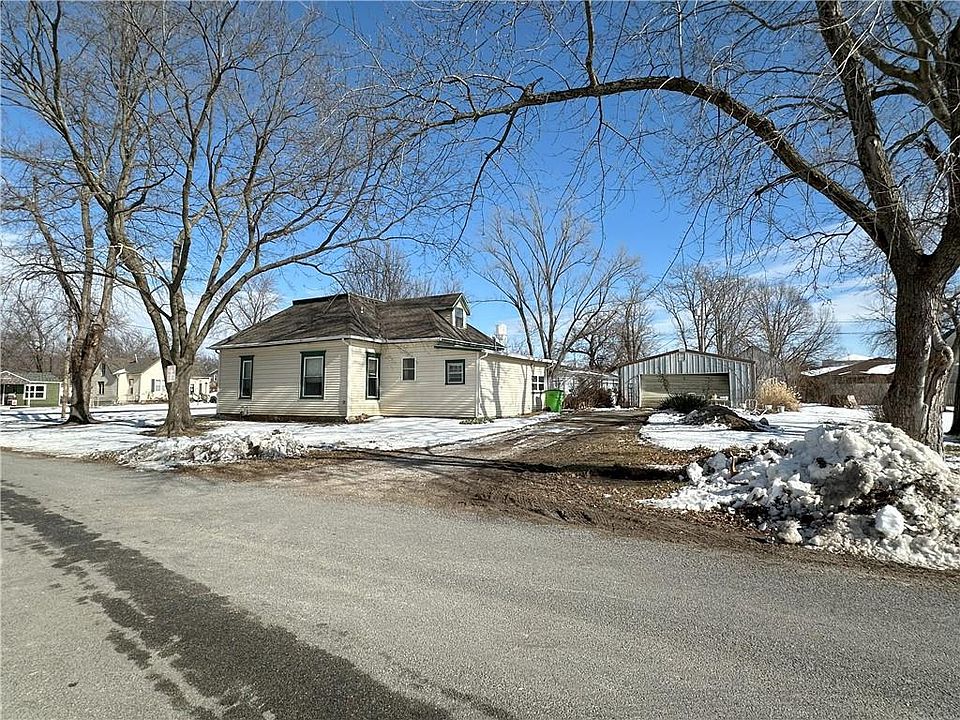 2nd image of 214 W 5th St