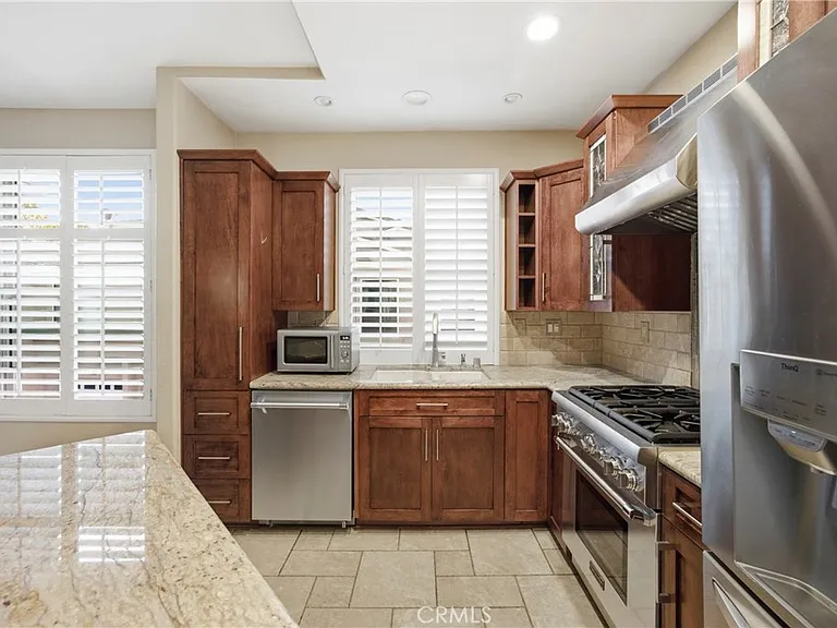 1059 S Positano Ave — Photo 11