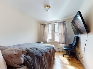 23-49 26th St #1L, Astoria, NY 11105