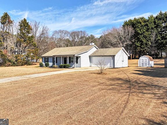 3rd image of 486 Glen Terrace Rd