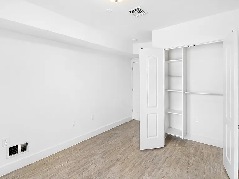 955 Lafayette Ave #2 — Photo 7