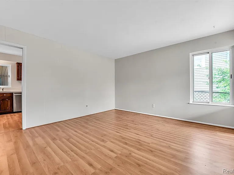8211 Carrousel Blvd — Photo 7