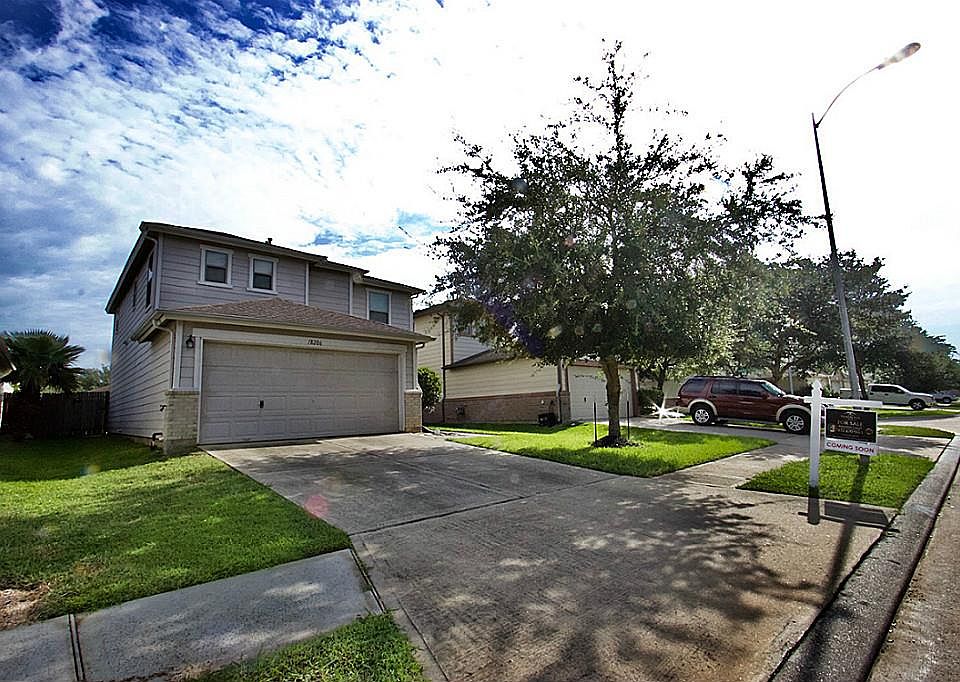 1st image of 18206 Temple Hill Ln