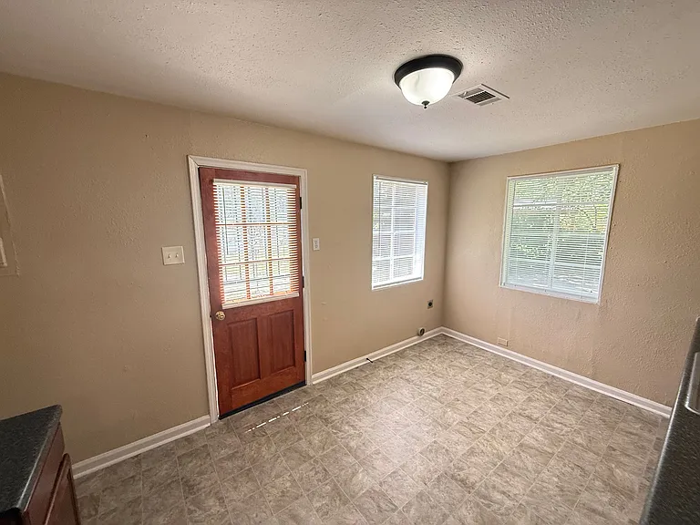 2059 Brighton Rd — Photo 5