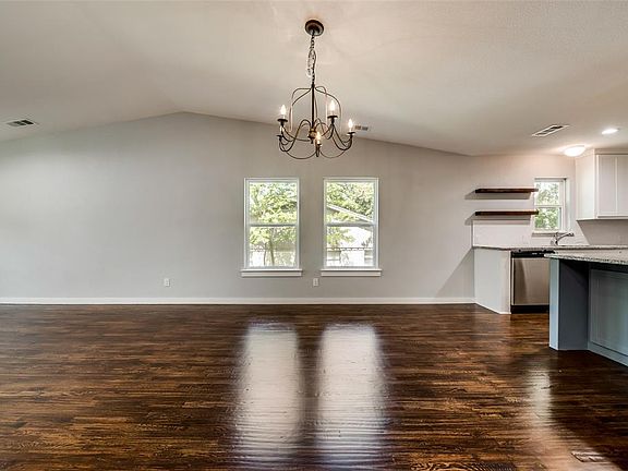5th image of 3824 Wren Ave