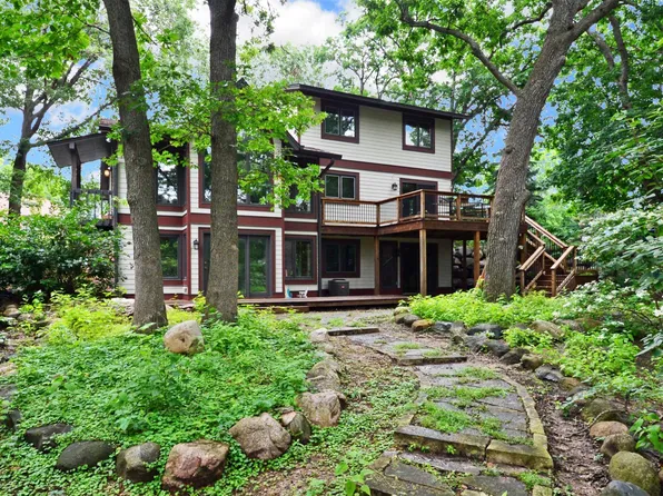 390 Harriet Cir, Shoreview, MN 55126