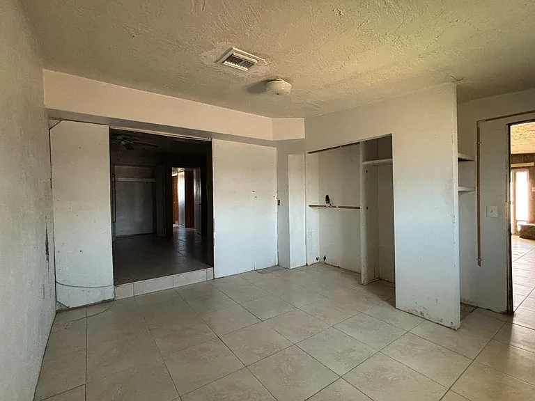 7821 W Clarendon Ave — Photo 11