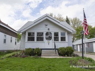8 Elmwood St NW, Grand Rapids, MI