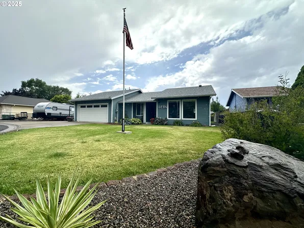 10412 S East St, Island City, OR 97850