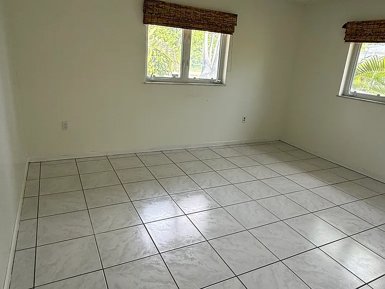 2503 N Ocean Dr — Photo 13