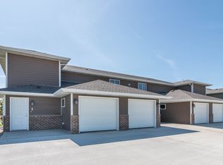 3 spacious bedrooms and 2 full bathrooms., Hartford, SD 57033