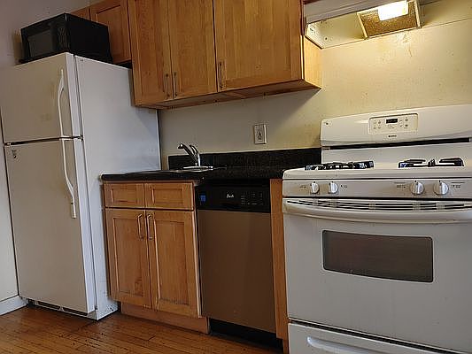 1st image of 204 Livingston St APT 21