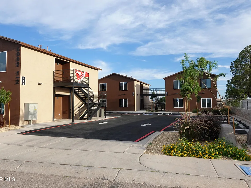 6002 1/2 Pam McCall Dr #5