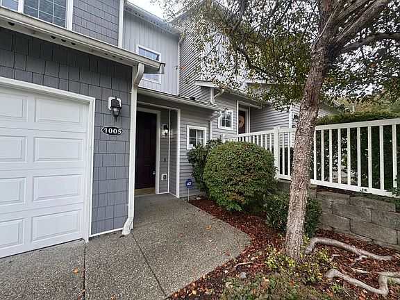 2nd image of 2901 SE 10th St Unit 1005