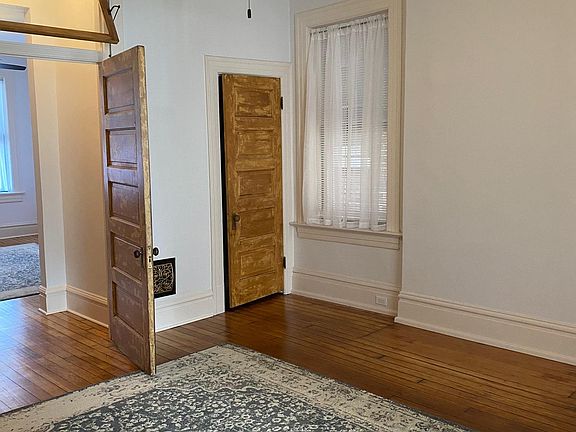 4th image of 2025 Allen Ave #1F