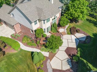 24084 Westmont Dr, Novi, MI 48374