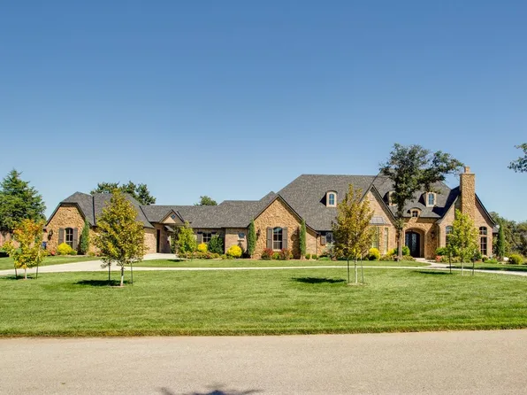 11 Elm Bridge Ln, Enid, OK 73703