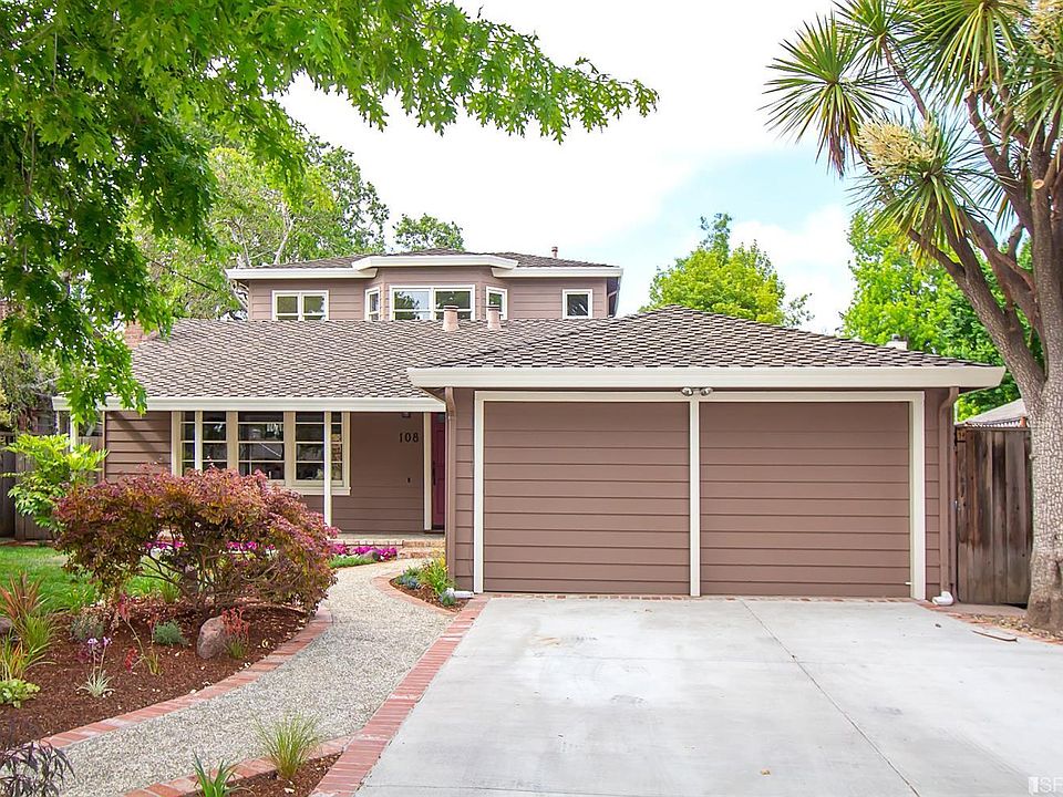 1st image of 108 Dunsmuir Way