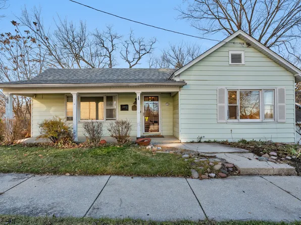 404 Stephen St, Lemont, IL 60439