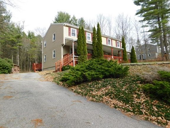 3rd image of 8 Browning Pond Rd