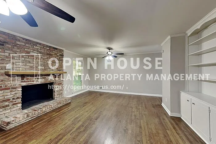 1250 Ridgefield Dr — Photo 3