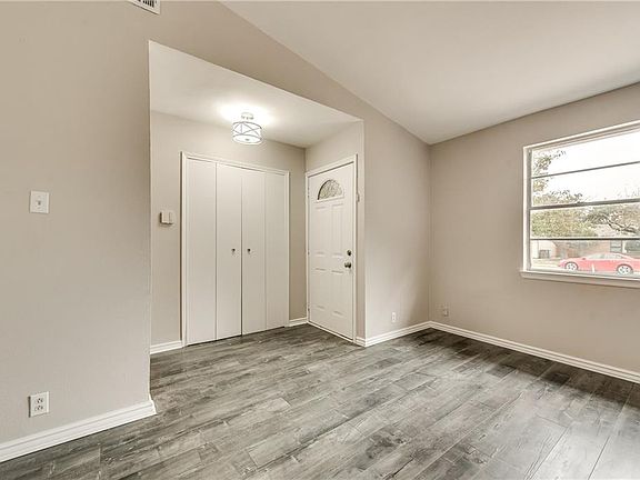 2nd image of 807 Memorial Dr