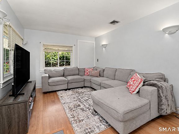 3rd image of 36 Donovan Road