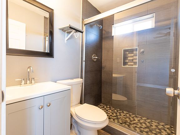 5th image of 2094 Country Club Dr #E