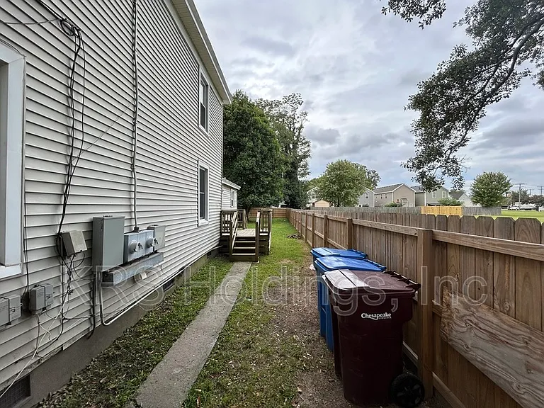1112 Hoover Ave — Photo 10