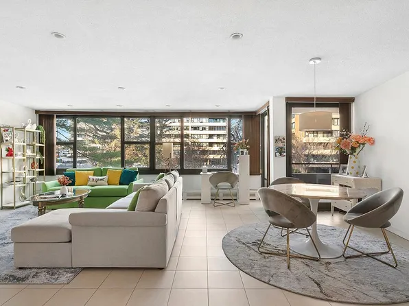 9-20 166th St #3B, Whitestone, NY 11357