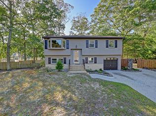 102 Jefferson Ave, Bayville, NJ 08721