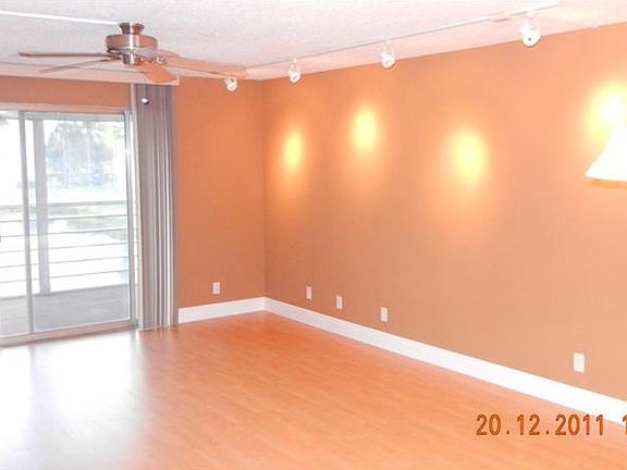 5th image of 441 SE 3rd St APT 207